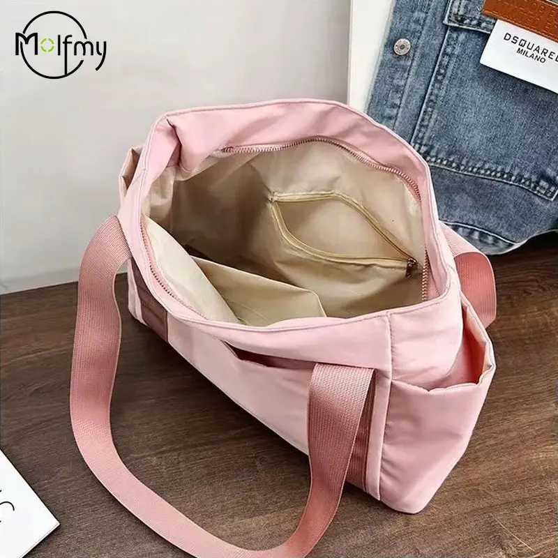 Womens Bag Designer Luxury Bag Nylon Commuting Shoulder Handbag Solid Color Tote Bag Mommy Large Capacity Vacation Handbag 2025W251028