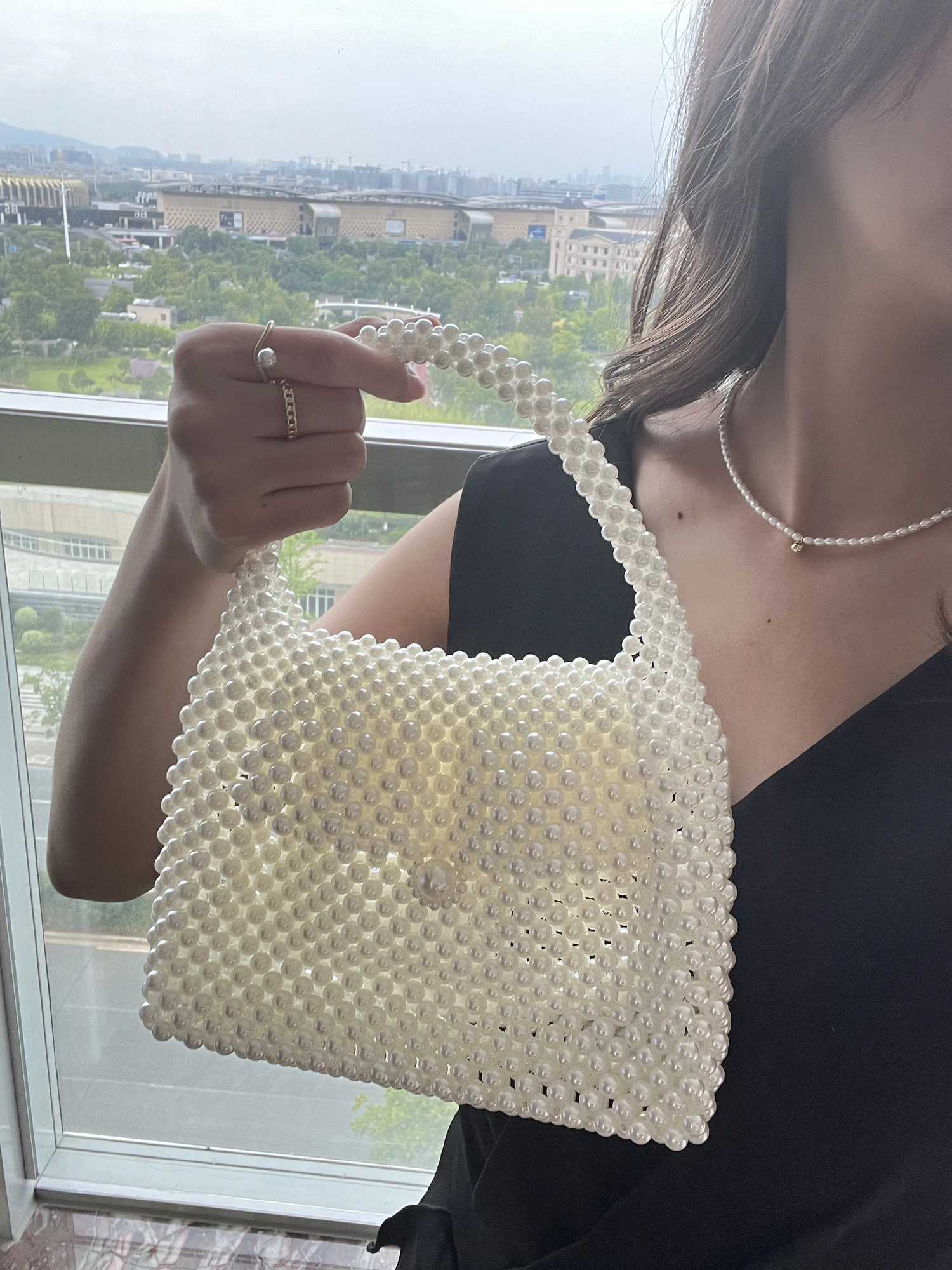 Beautifully woven shell pearl purse stylish purse handmade beaded purse lady travel handbag wedding party dinner bag H251027