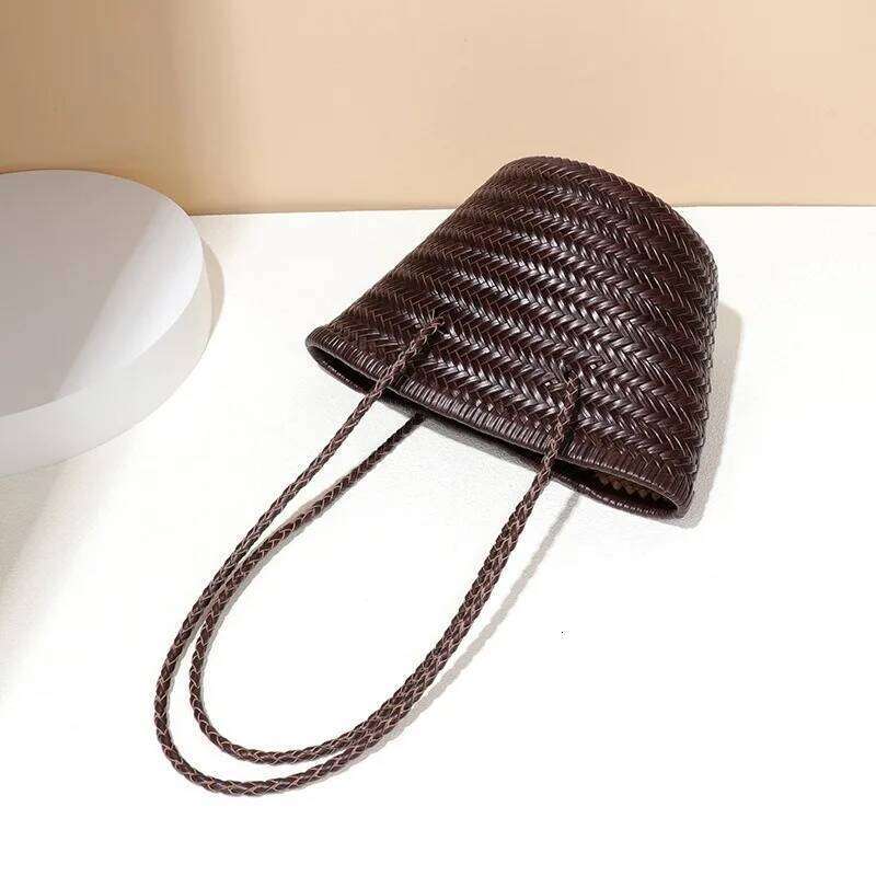 Designer Bags New French Retro First-Layer Cowhide Handwoven Shoulder Bucket Bag, Niche Personalized Leather Vegetable Basket Hot Selling