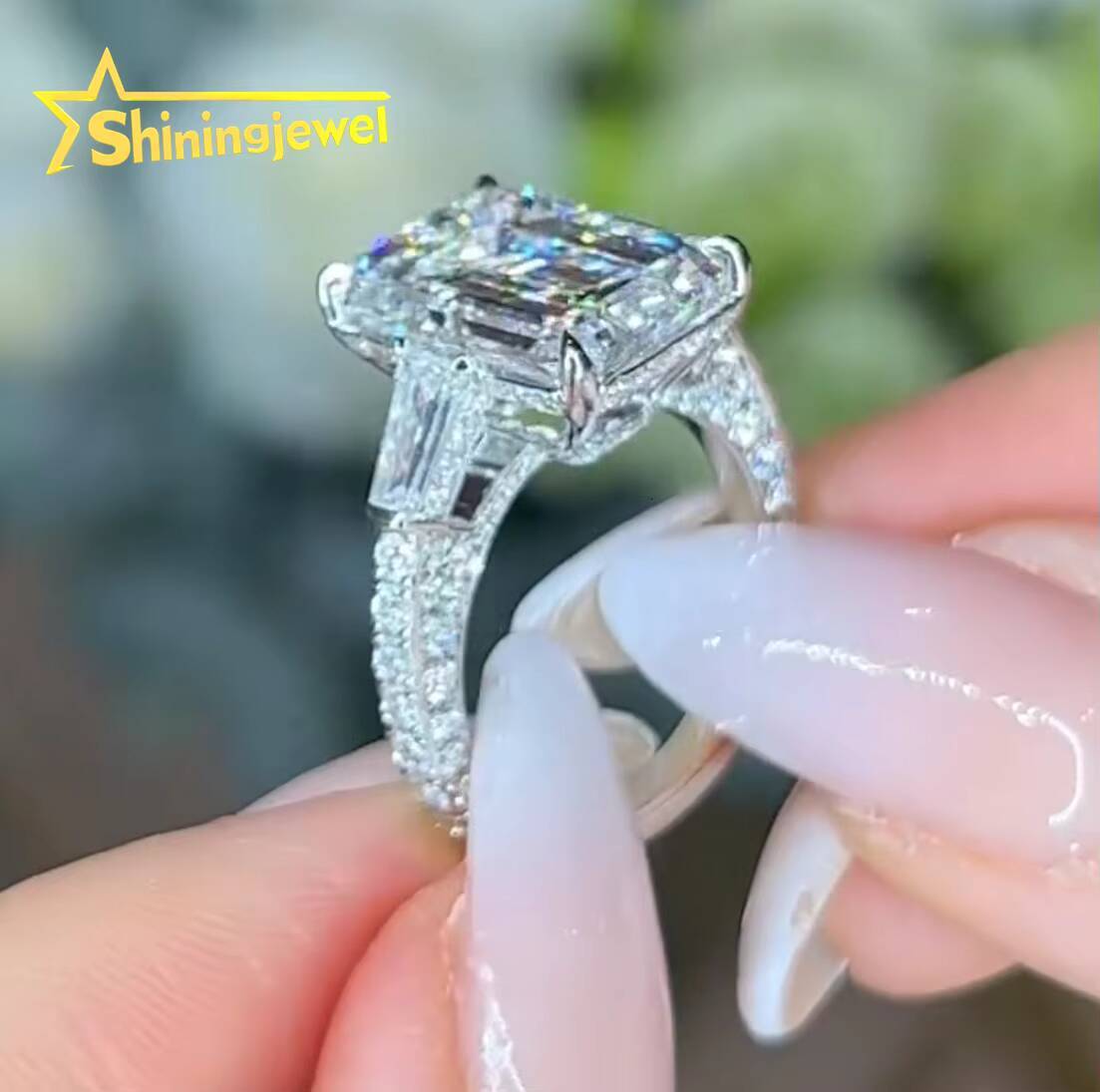 Elegant Women Jewelry Emerald Cut 10k Solid Gold Engagement Lab Grown Diamond Wedding Ring