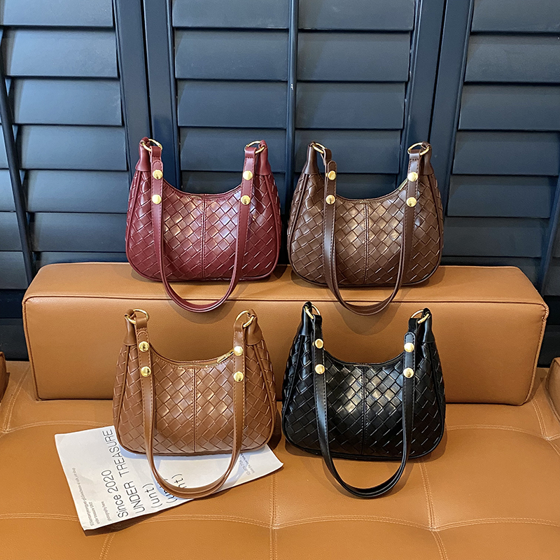 Autumn women's simple and fashionable large capacity synthetic leather handbag, new fashionable college student daily commuting lightweight cross