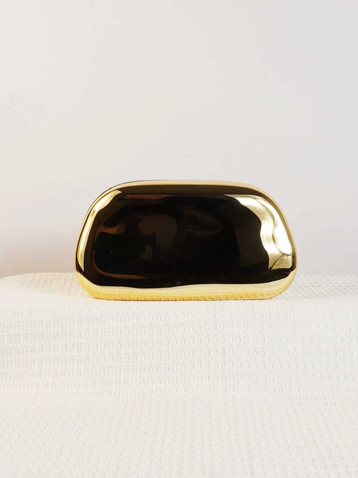 Ladies highend sparkling metal box shaped dinner bag luxurious and fashionable metal strip decoration evening dress bag H2510271