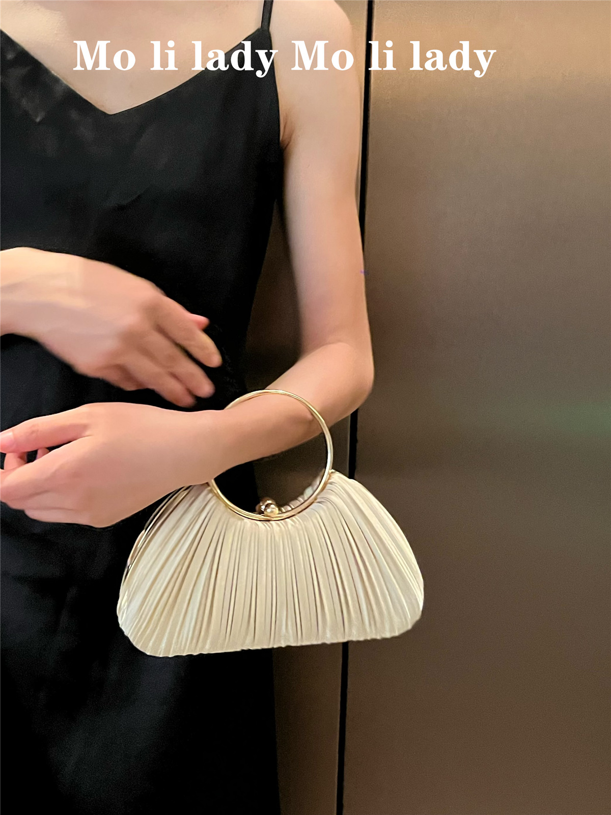 Socialite high-end textured ruffled bag 2025 new style with circular ring handbag evening bag cheongsam bag dress clutch crossbody bag