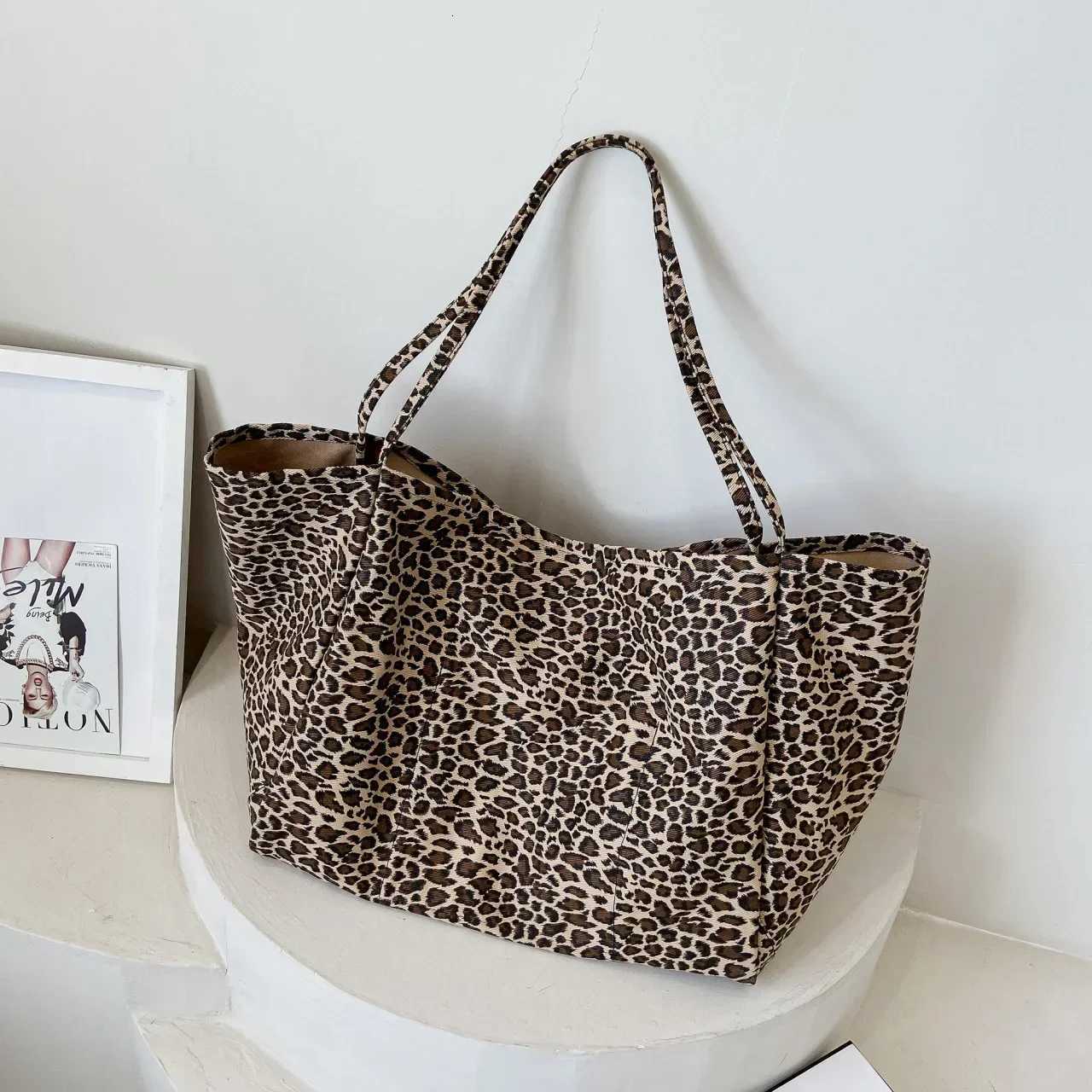 Womens Shopping Handbag Fashion Leopard Pattern Crossbody Bag Large Capacity Shoulder Bag Simple Canvas Female Bags W251028