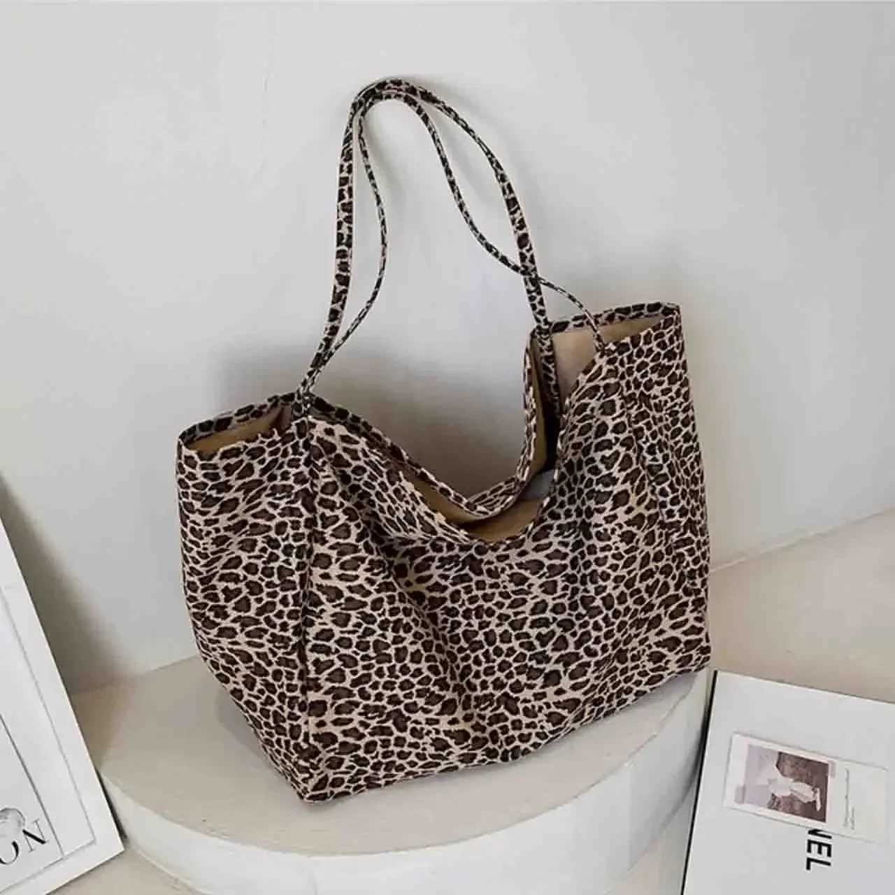 Womens Shopping Handbag Fashion Leopard Pattern Crossbody Bag Large Capacity Shoulder Bag Simple Canvas Female Bags W251028
