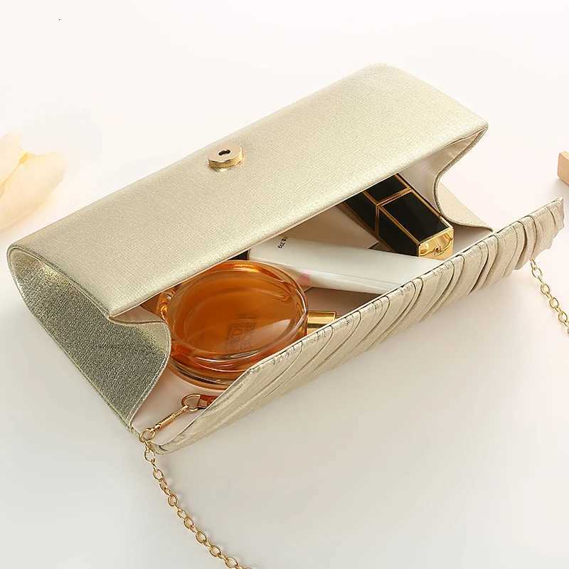 Hot selling wedding dress pleated womens evening bag Europe and the United States skew bag senior sense wedding party bag H251027