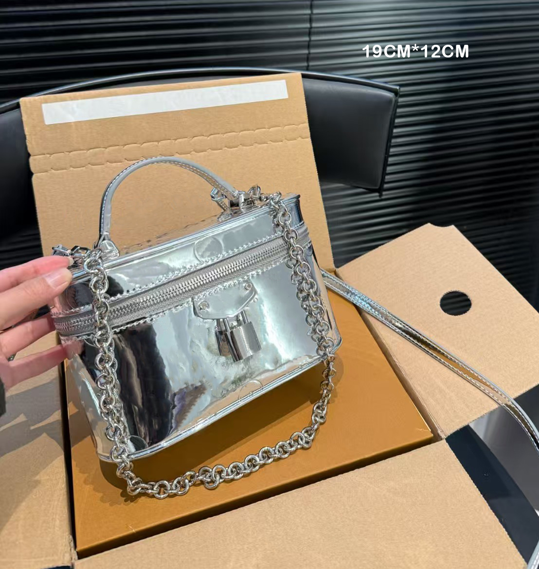 Designer Makeup Bags vanity chain silvery Letter Embossing Cosmetic Bag Women Travel Pouch Ladies Purses Handbags