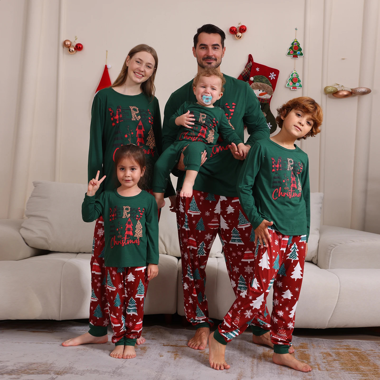 2025 Years Costumes Santa Tree Print Family Christmas Pajamas Set Adults Kids Matching Clothing Cute Soft Pyjamas Xmas Look 251027