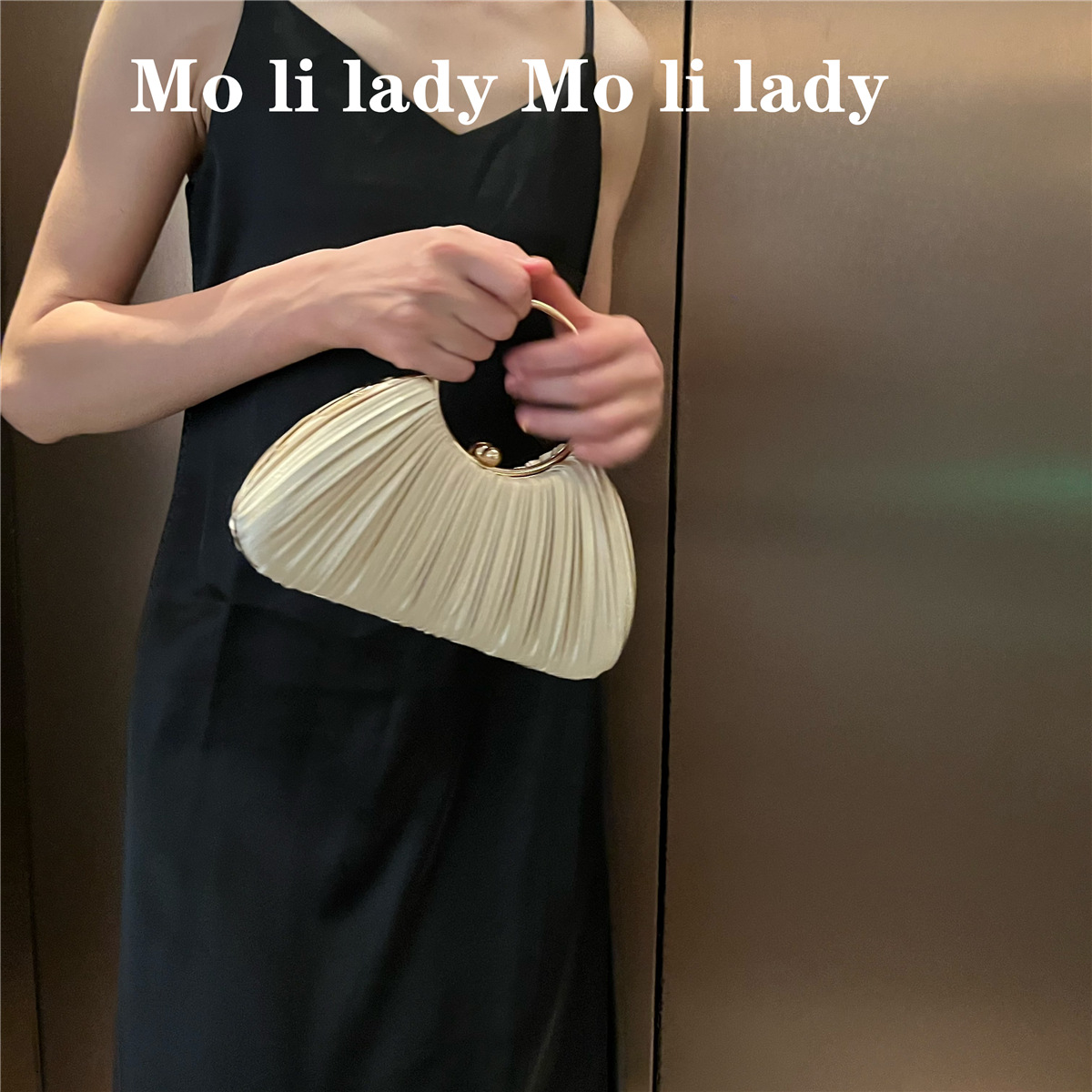 Socialite high-end textured ruffled bag 2025 new style with circular ring handbag evening bag cheongsam bag dress clutch crossbody bag