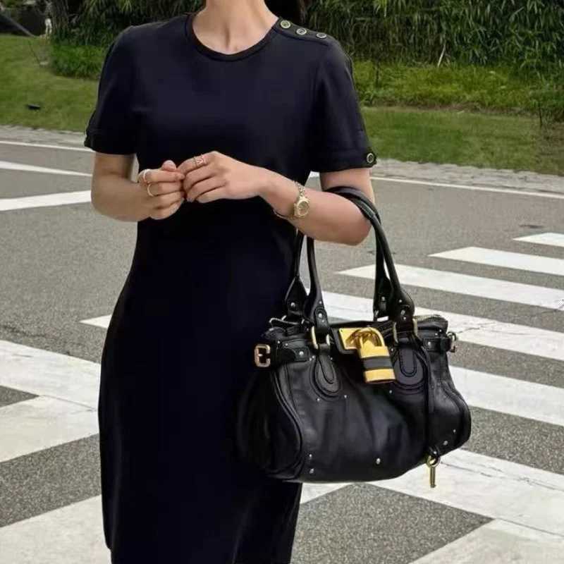 Luxury Tote Bag Waterproof Wen Vintage Lock Buckle Design Handheld Underarm Bag Fem Large Bost Hobos Business Handbag H251028