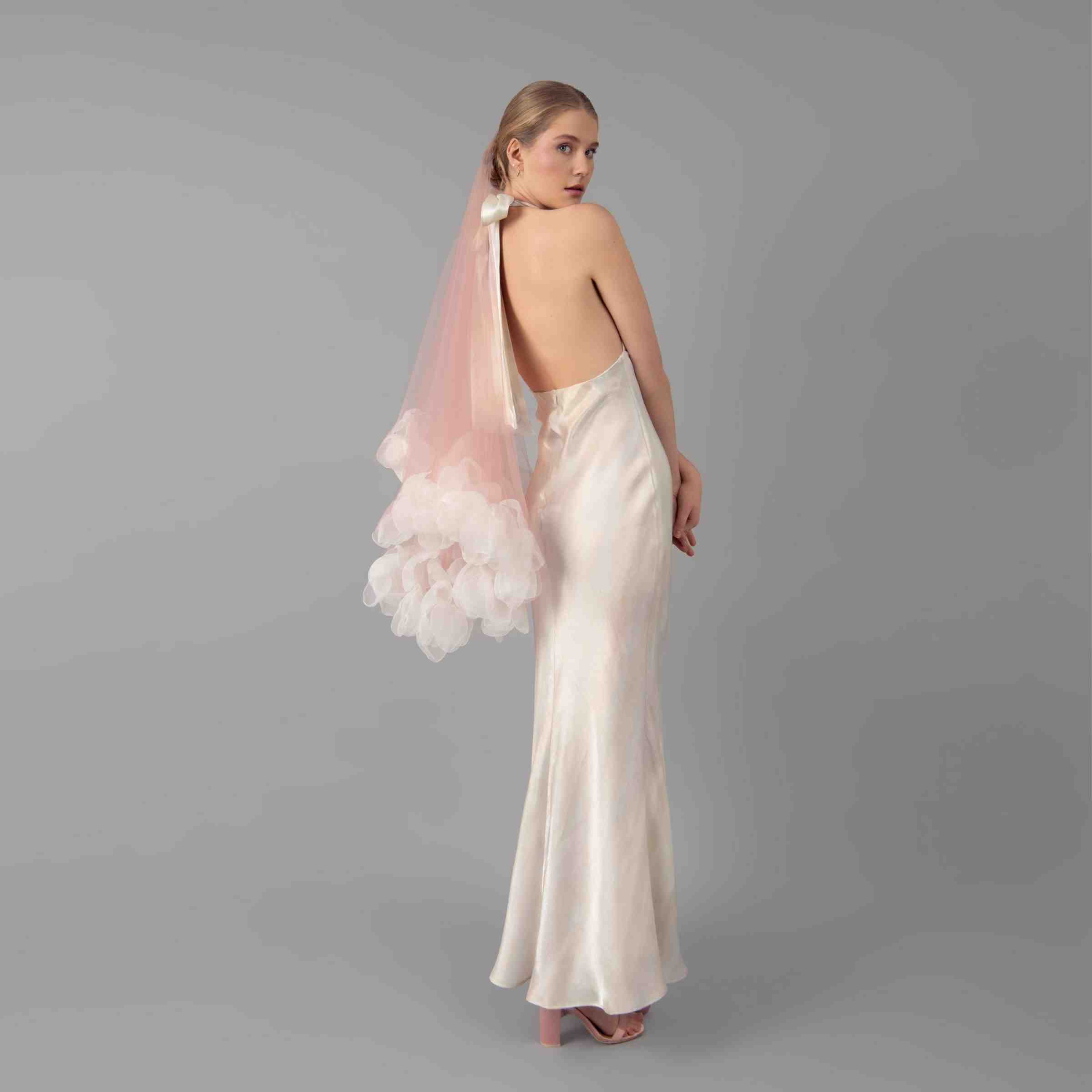 Elegant Wedding Veil Two Layer Lace Handmade 3D Flower Elbow Length Bridal Veil Soft Tulle Brides Wedding Accessories