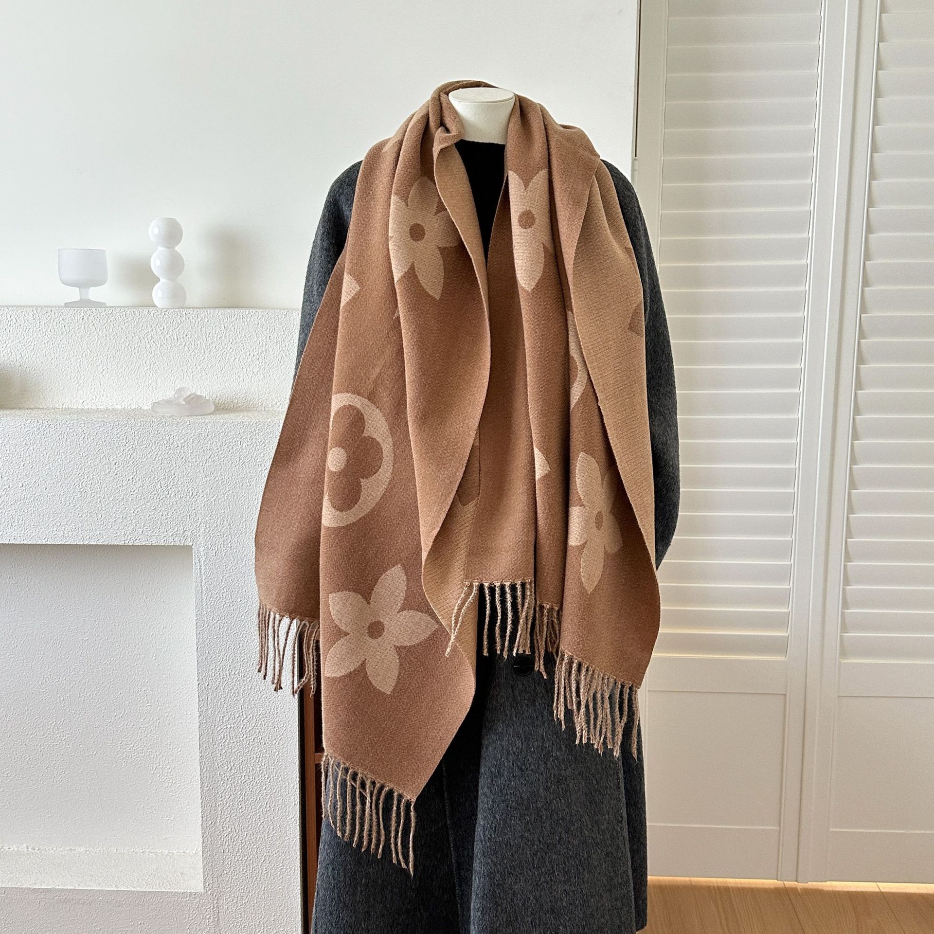 Designer free shipping scarves 2025 High-Quality medium to long thick scarf fashionable and warm imitation cashmere scarf plaid shawl scarf Shoulder-f