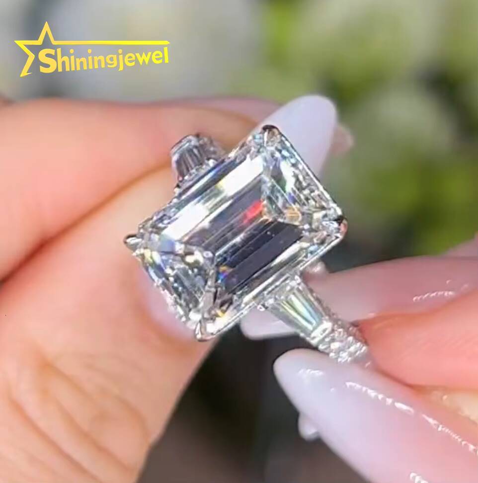 Elegant Women Jewelry Emerald Cut 10k Solid Gold Engagement Lab Grown Diamond Wedding Ring