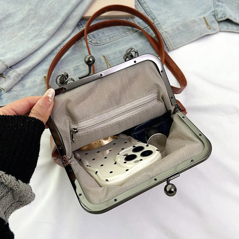 Vintage Style Women Handbag Brown Versatile Shoulder Bag PU Leather Ladys Shell Purses Crossbody Bags 251028