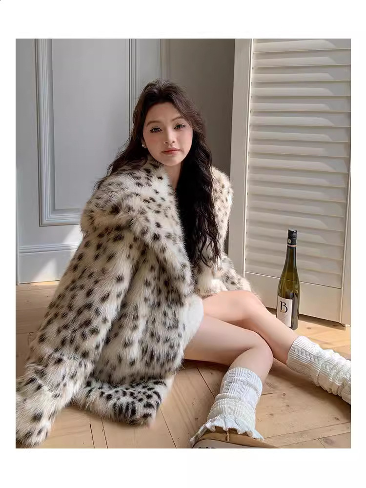 Leopard Print Thickened Niche Design EcoFriendly Faux Fox Fur Collar Fur Coat for Women