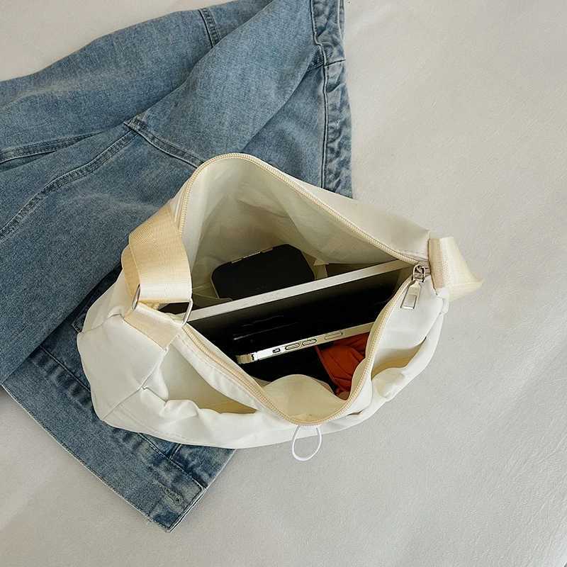 New Womens Bag Single Shoulder Commuter Crossbody Bag Suitable For Students And Casual Wear AllInclusive PlainColored BagT251028