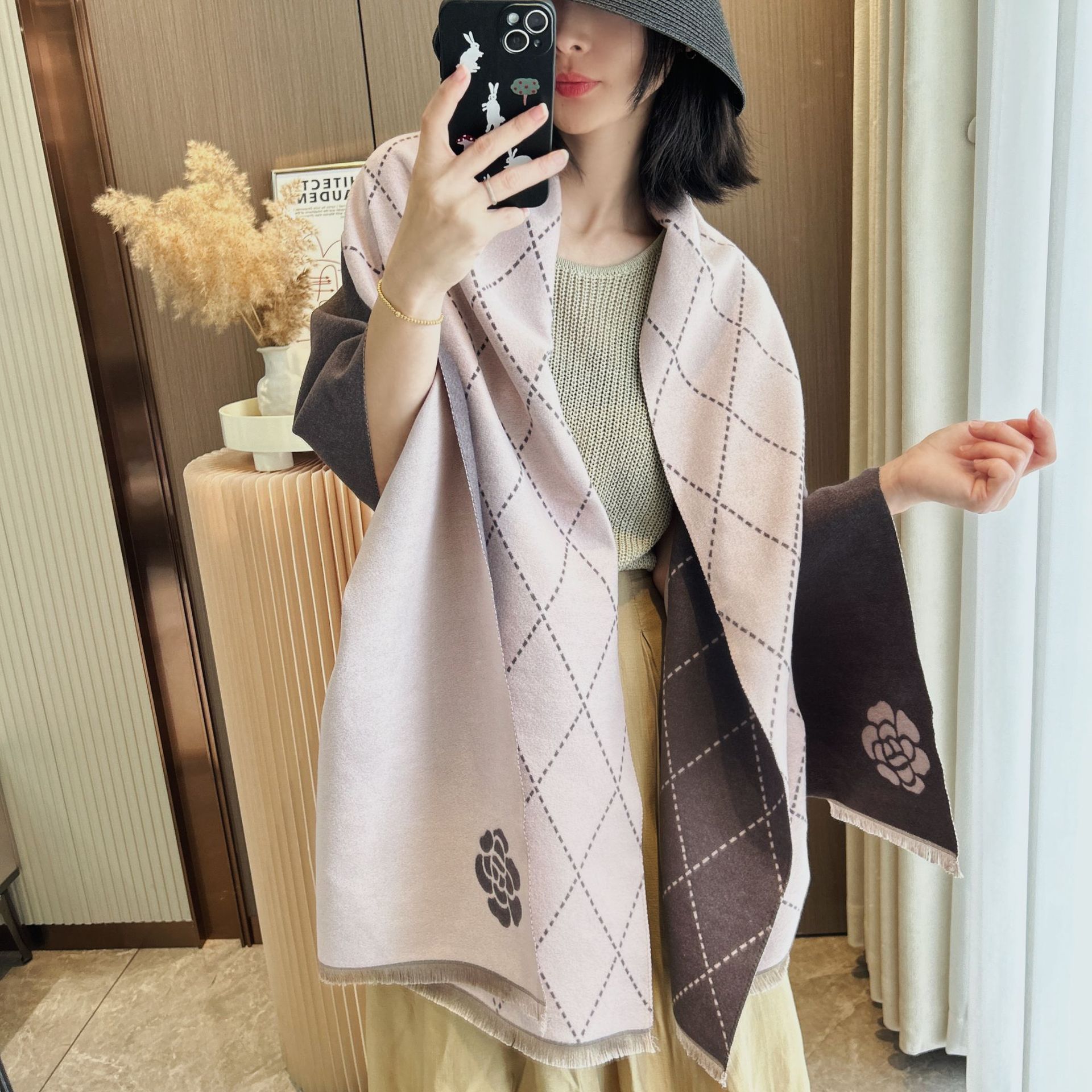 New Fashionable Plaid Pattern Paired With Floral Design Scarf Korean Style Winter Warm Temperament Shawl Scarf Exquisite Gift Love Birthday Gift Scarf