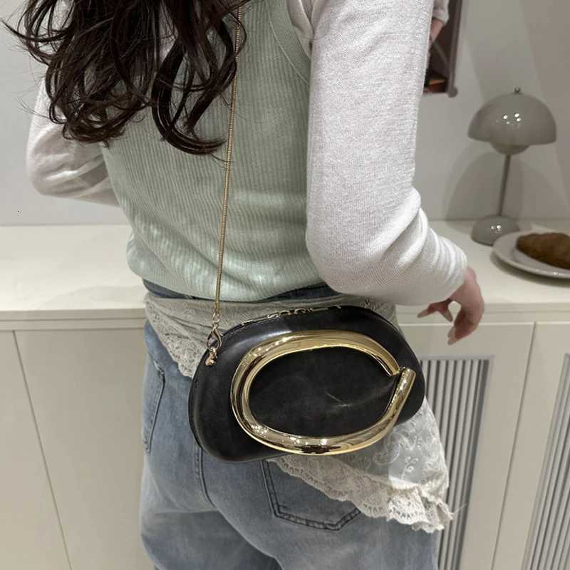 Z Style Clutch Bag New Evening Bag Specialshaped Metal Chain Details Decorative Boxstyle Small Square Bag Shoulder Bag H251027