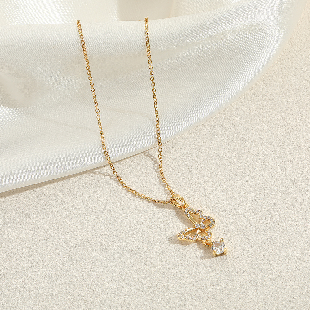 Gold necklace Exquisite niche design hollowed out butterfly necklace light luxury and high-end pendant Designer necklace Valentine's Day gift hea