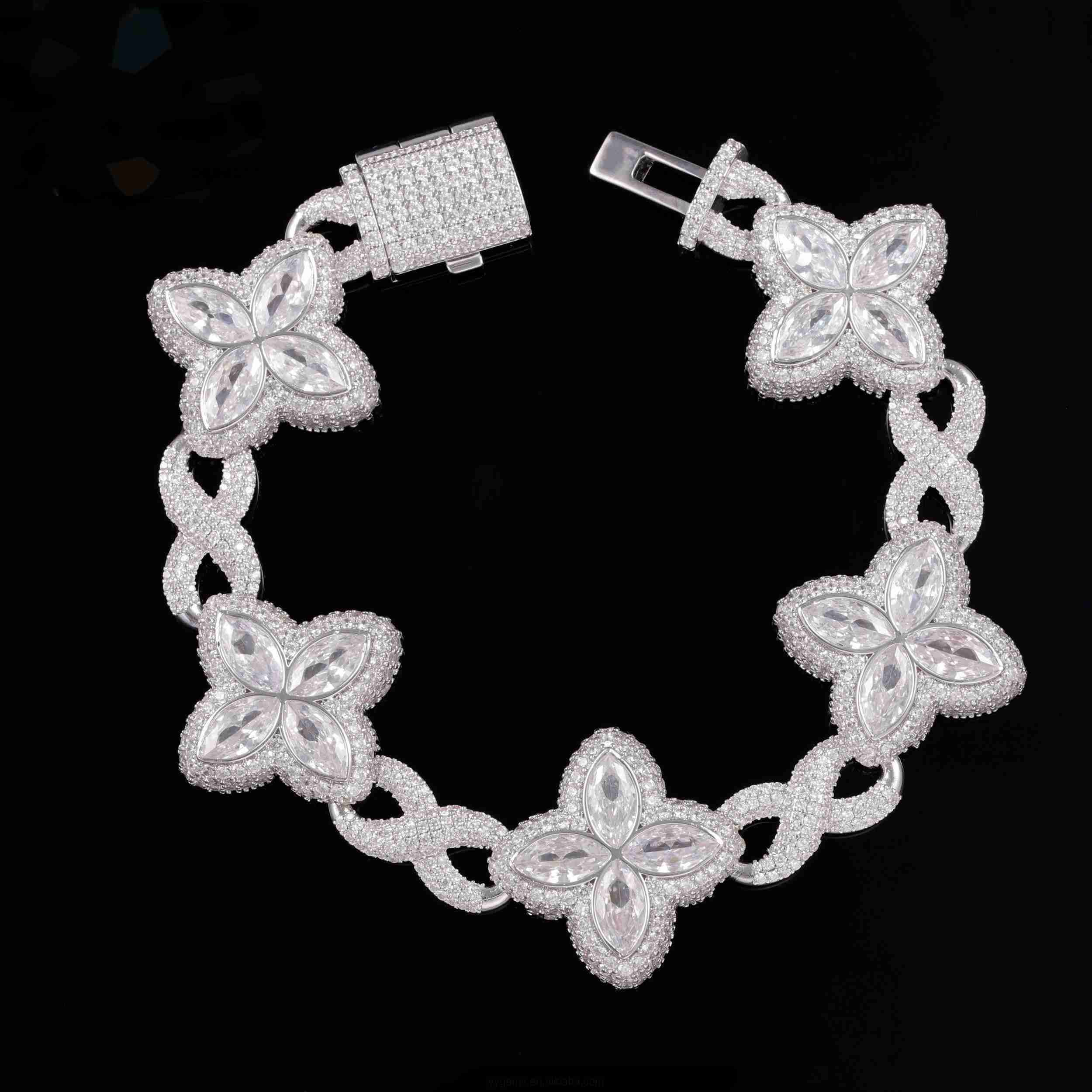Yy New Design Iced Out Clovers Vvs Moissanite Bracelets Cuban Chain 925 Sterling Silver Fine Jewelry Bracelets for Men Women