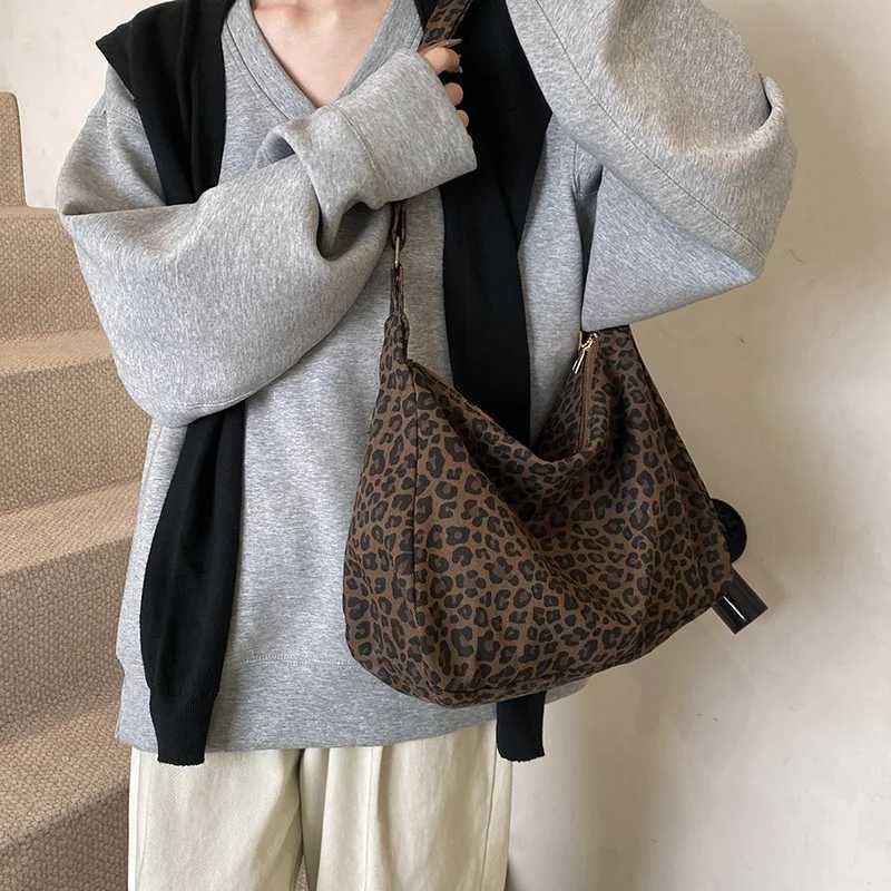 Fashion Casual Soft Textile Womens Shoulder Bag Large Capacity Leopard Print Female Retro Crossbody Bag For Commute OutingsW251028