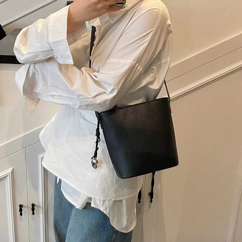 Lychee Pattern Mini Shoulder Bucket Bags For Women Pure Color PU Leather Cross Body Bag With Pendant 2025 Summer Latest HandbagsT251028