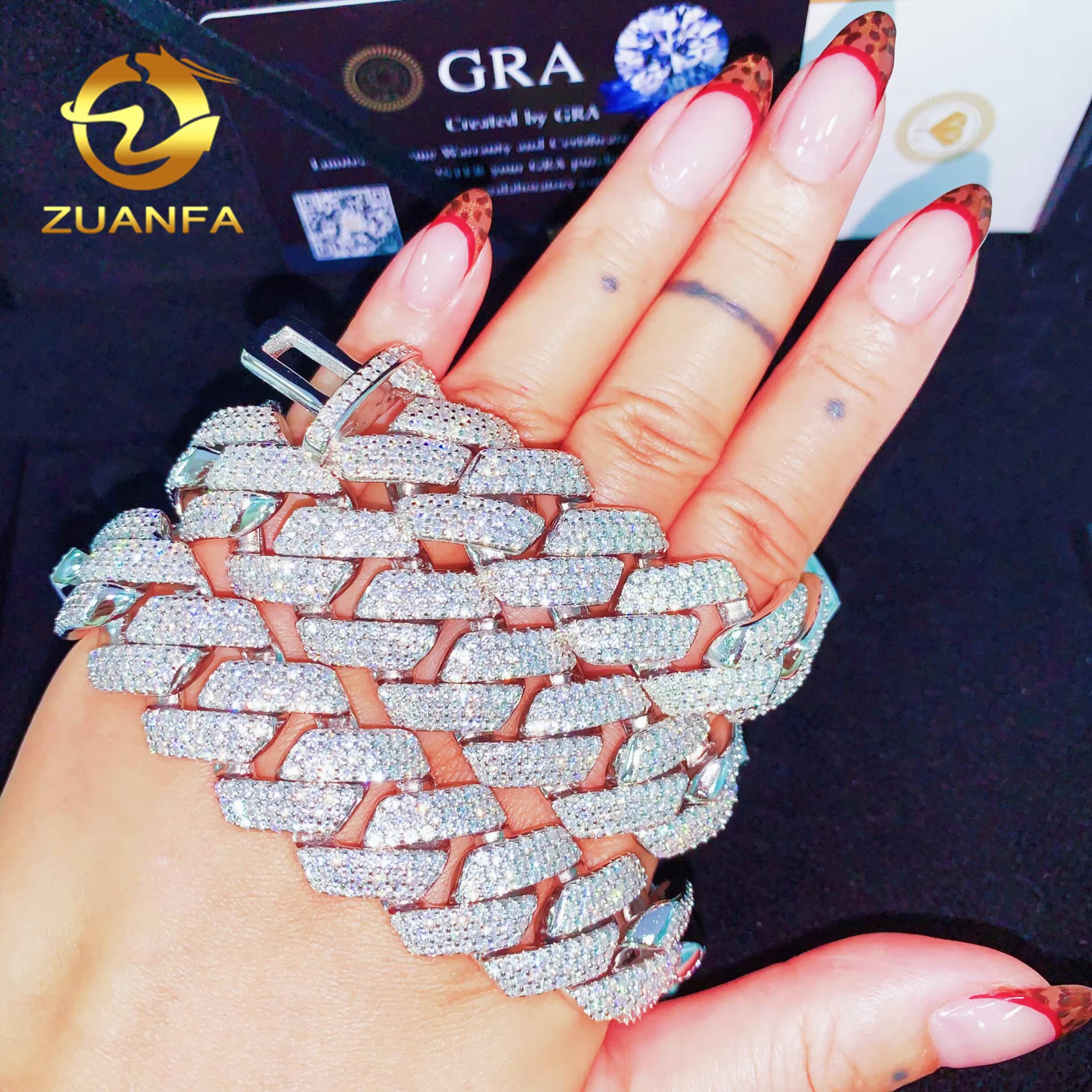 GRA Certification Chunky 18mm Moissanite Cuban Links Moissanite Chain Necklace