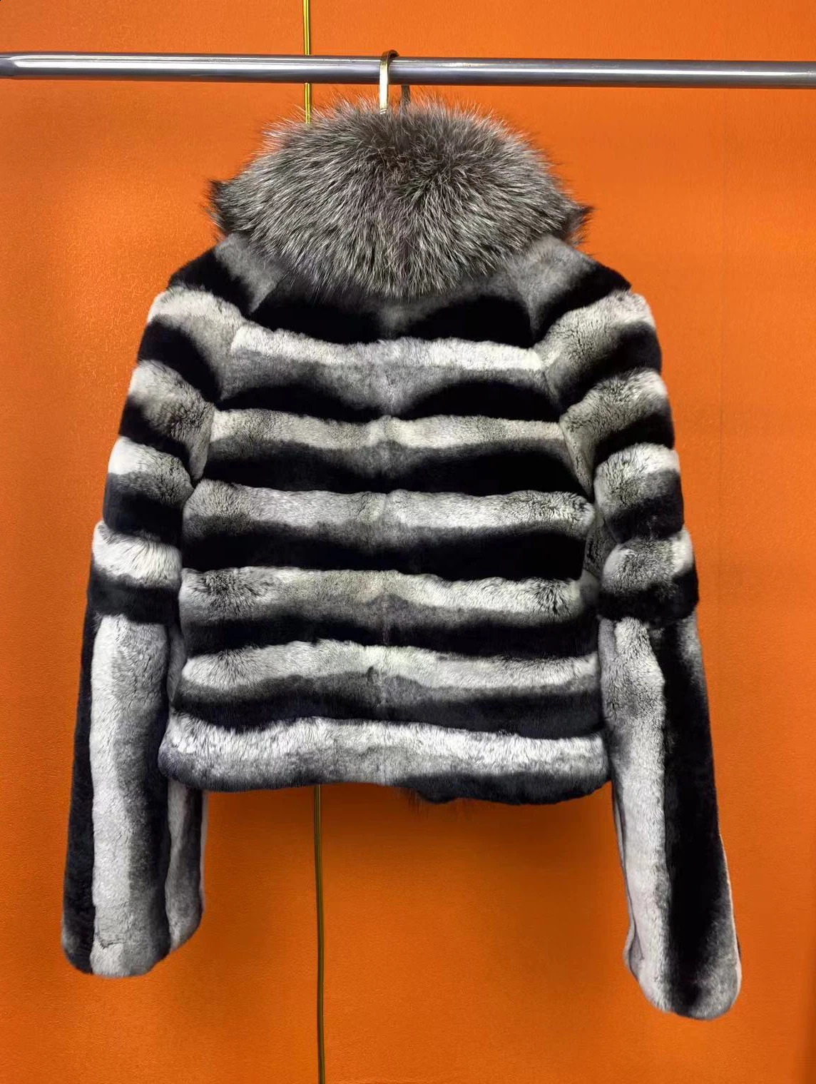 Natural Rex Rabbit Fur Jacket Real Silver Fox Fur Collar Chinchilla Fur Winter Jackets Women Fur coat 251027