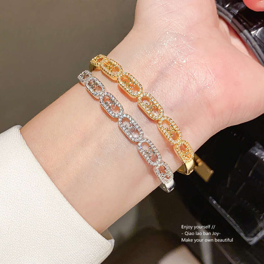 Real Gold Plated Zircon Oval Clasp Niche Fashion Versatile Bracelets Light High End Feel Jewelry