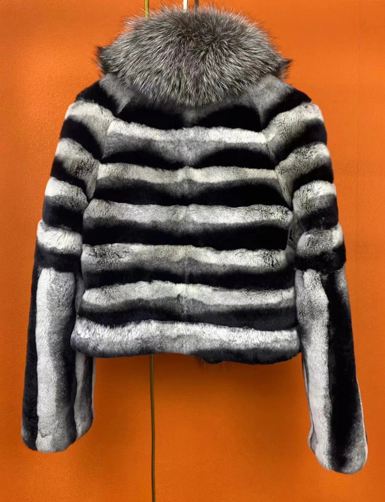 Selling Fashion Real Rex Rabbit Fur Jacket Natural Fox Fur Collar Short Real Fur Coat Women Warm Winter Outerwear 251027