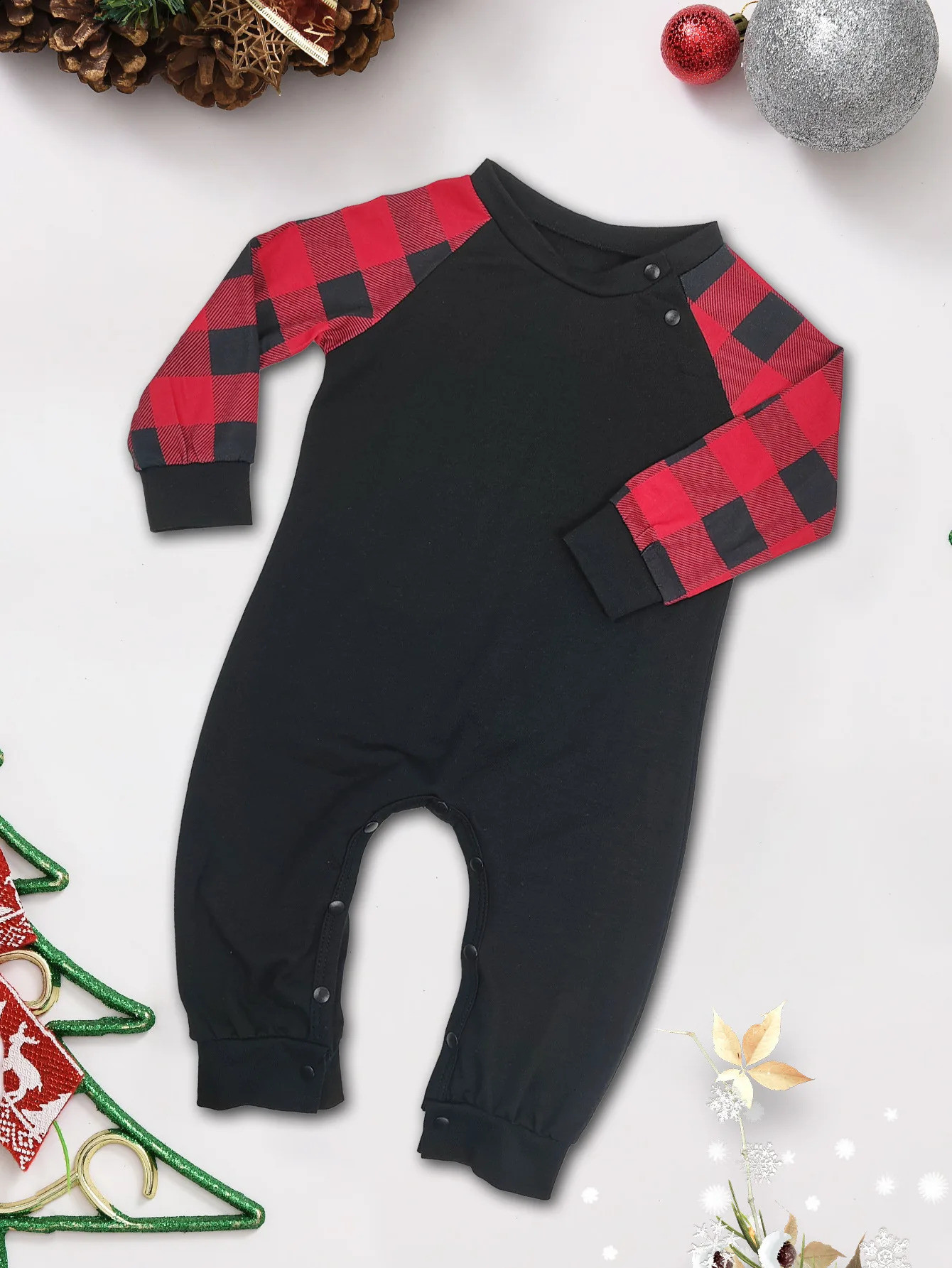Family Christmas Pajamas Set Years Clothes Mom Dad Kids Matching Outfits Plaid Front Plain 2 Pcs Suit Pyjamas Xmas Homewear 251027