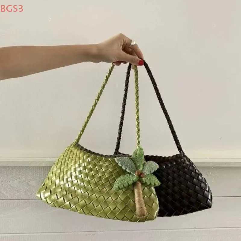 2025 Summer New Niche Design Woven Bag Large Capacity French Sailboat Vai Bag D251028