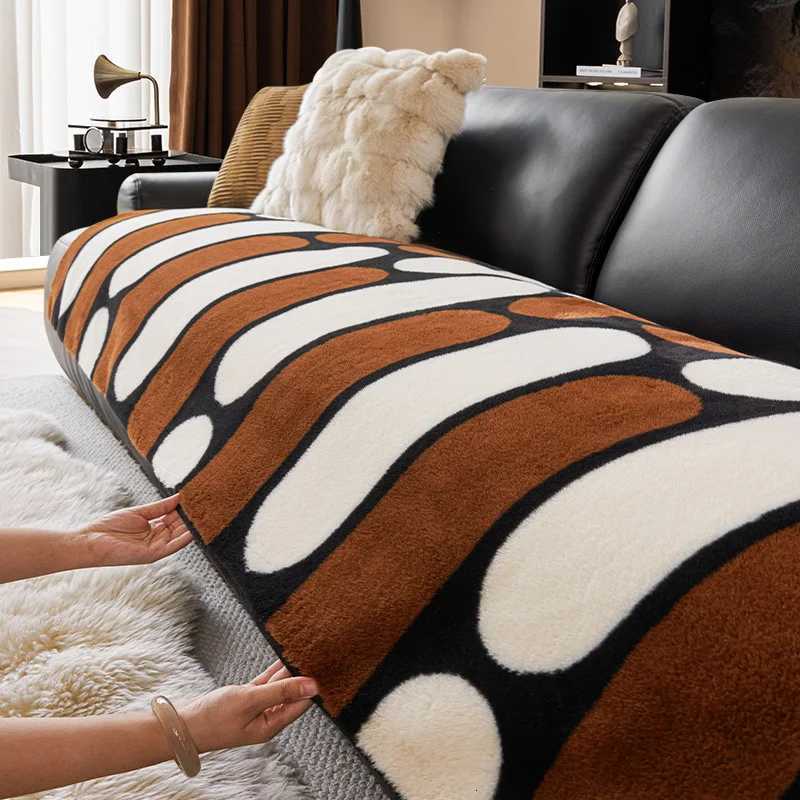 Thickened Rabbit Plush Sofa Cover NonSlip SkinFriendly Velvet Warm Living Room Backrest Armrest Cushion for Autumn Winter C251028