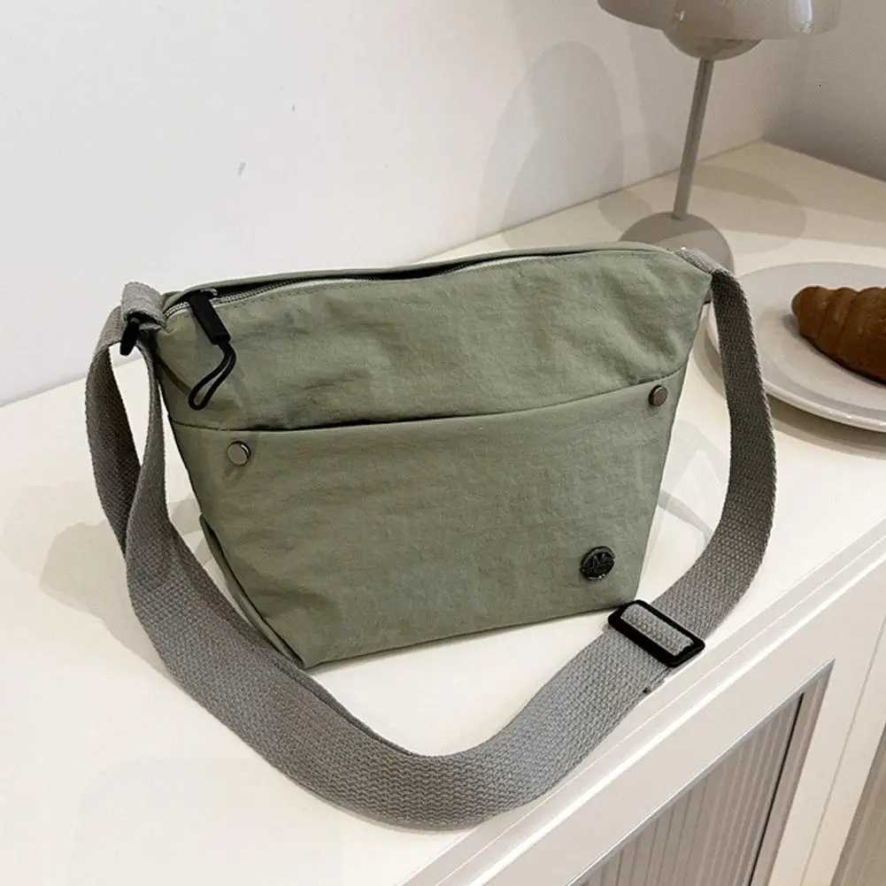 Ultralight Crossbody Bag Womens Single Shoulder Commuter Bag Simple Design Versatile Small Size Crossbody Bag Solid ColorW251028