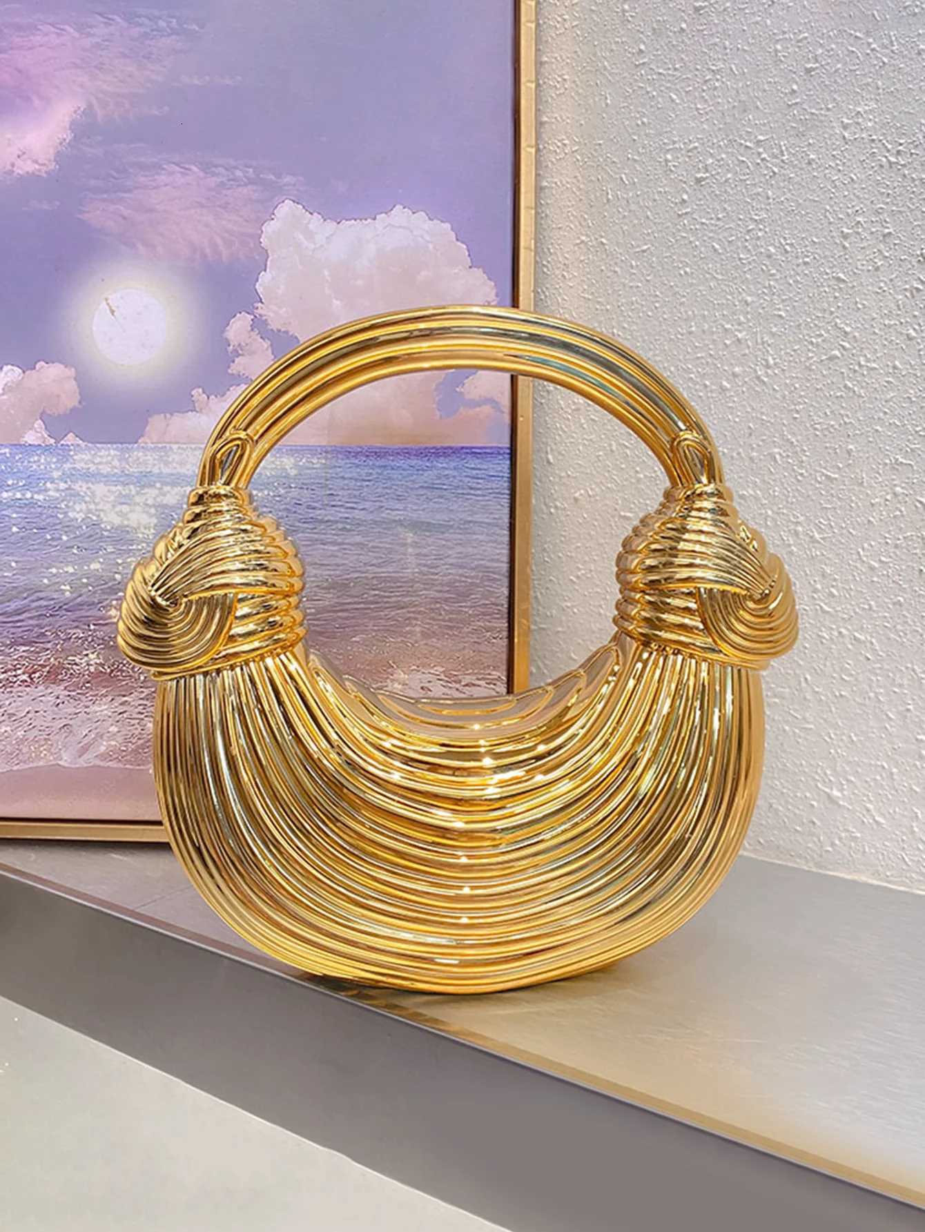 Gold Luxury Designer Women Handbag Fashion Exquisite Evening bags with Removable Chain StrapMagnetic Closure Mini Messenger BagW251028