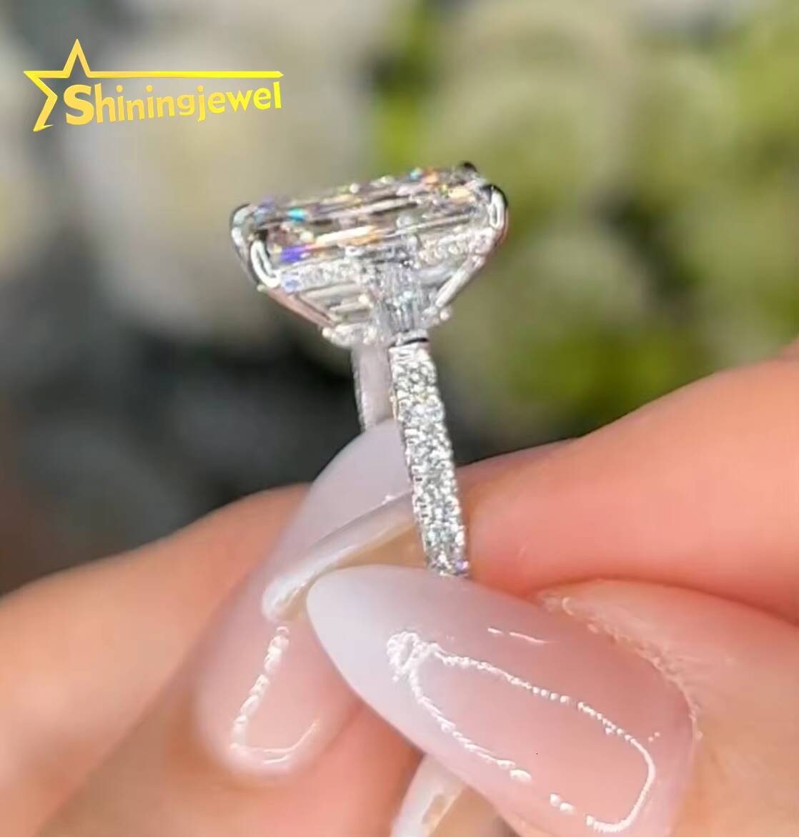 Elegant Women Jewelry Emerald Cut 10k Solid Gold Engagement Lab Grown Diamond Wedding Ring