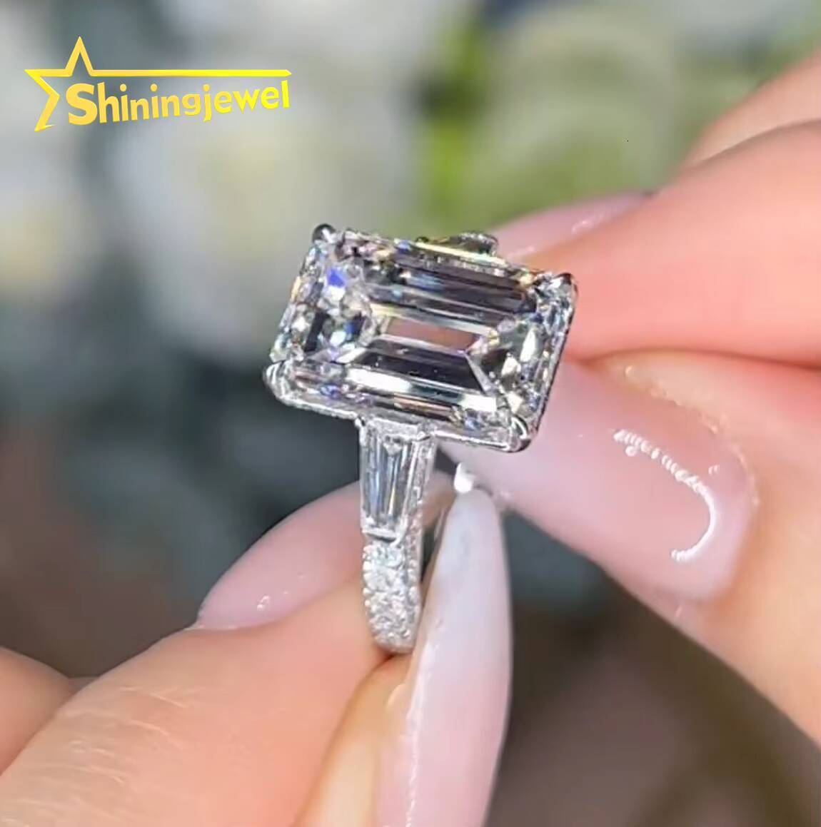 Elegant Women Jewelry Emerald Cut 10k Solid Gold Engagement Lab Grown Diamond Wedding Ring