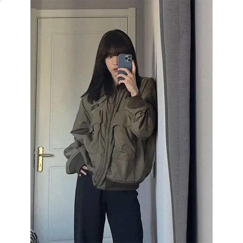 Retro Baseball Jacket Womens Autumn Casual Versatile Flight Suit Top Forest Green Fashionable Outerwear Female Denim 251015