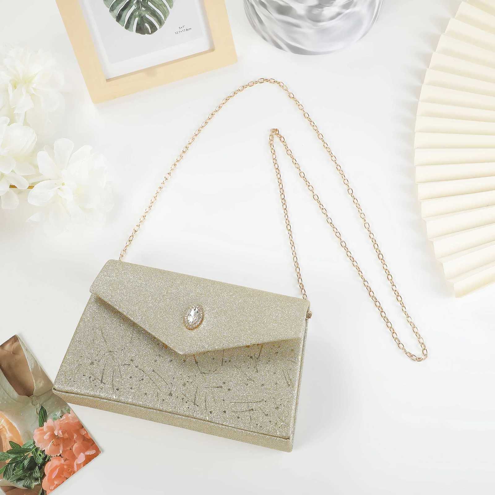 HighEnd Clamshell Shoulder Bag New Design Light Fashion Temperament Dinner Bag Travel Storage for Stylish Diners H251027