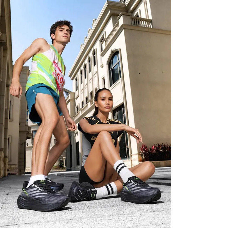 2025 New Couple Unisex Breathable Mesh Running Shoes Sports Casual Shoes Spring Autumn Summer Versatile Casual Shoes