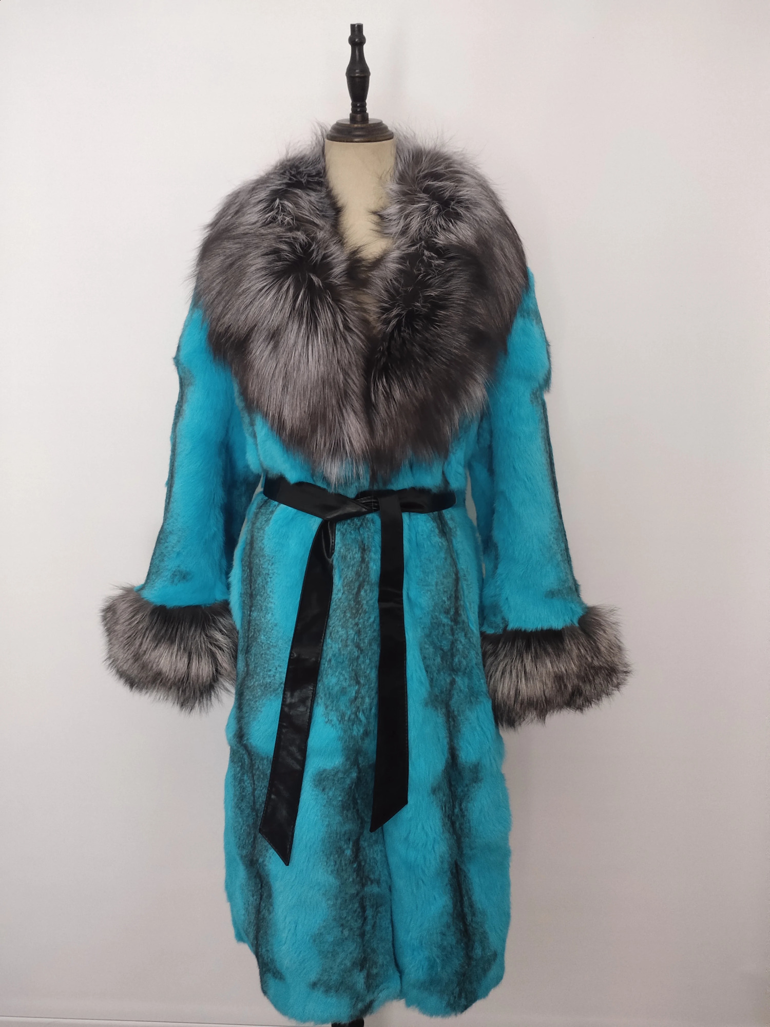 Style Winter Natural Rabbit Fur Long Coat With Silver Fox Fur Collar and Sleeve Jacket For Women Outerwea 251027