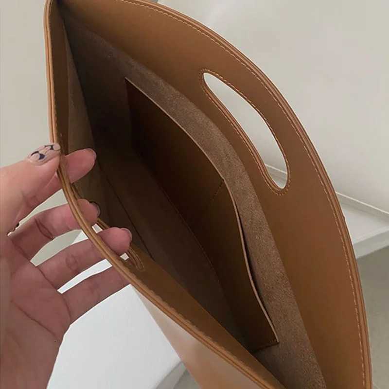 Womens Handbag New Largecapacity File Bag Fashionable Versatile Commuter Bag Leather Briefcase Envelope Clutch BagW251028