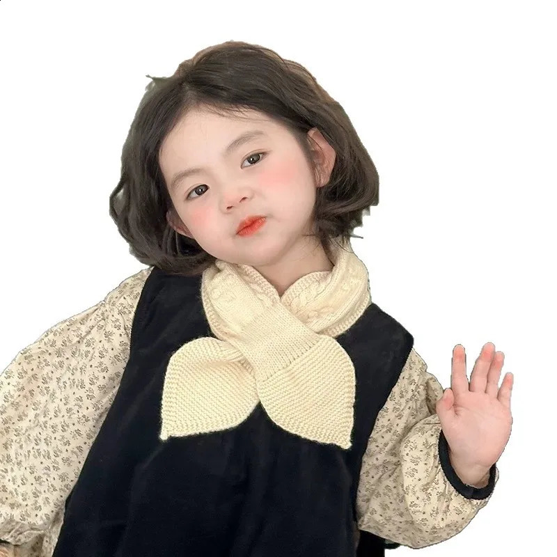 Korean Style Baby Scarf Simple Solid Color Crossover Neck Warmer Warm Soft Knit for Infant Toddler Outdoor Easy Match Outerwear 251027