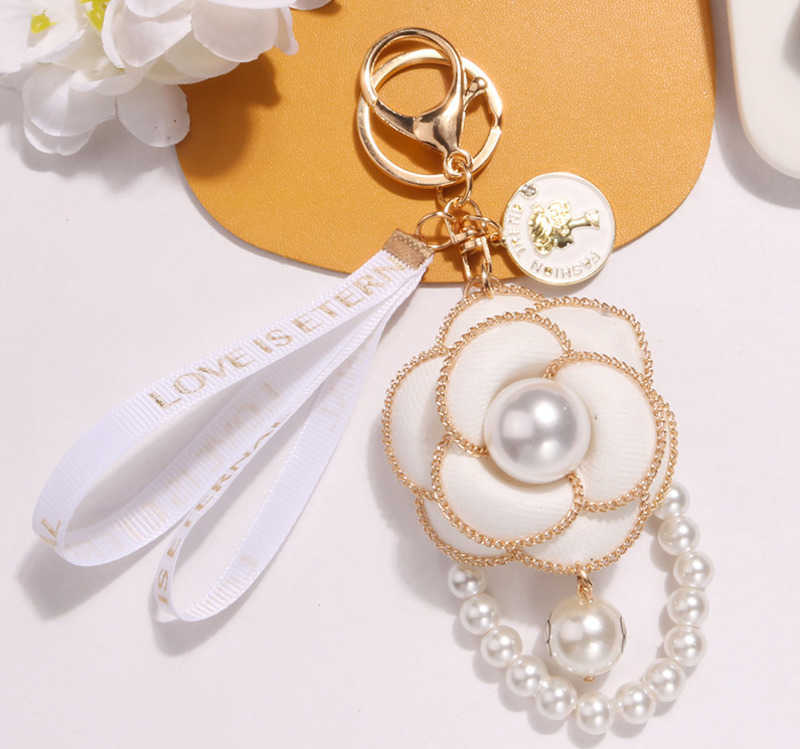 New Style Large Pearl Camellia Keychain Pendant Creative Pearl Chain Accessory Earphone Case Bag Decoration J251118