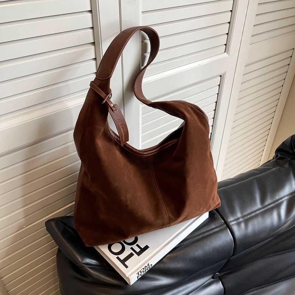 Women Suede Tote Bag Magnetic Closure Shoulder Bag Slouchy Retro Handbag Large Capacity for Work TravelT251028