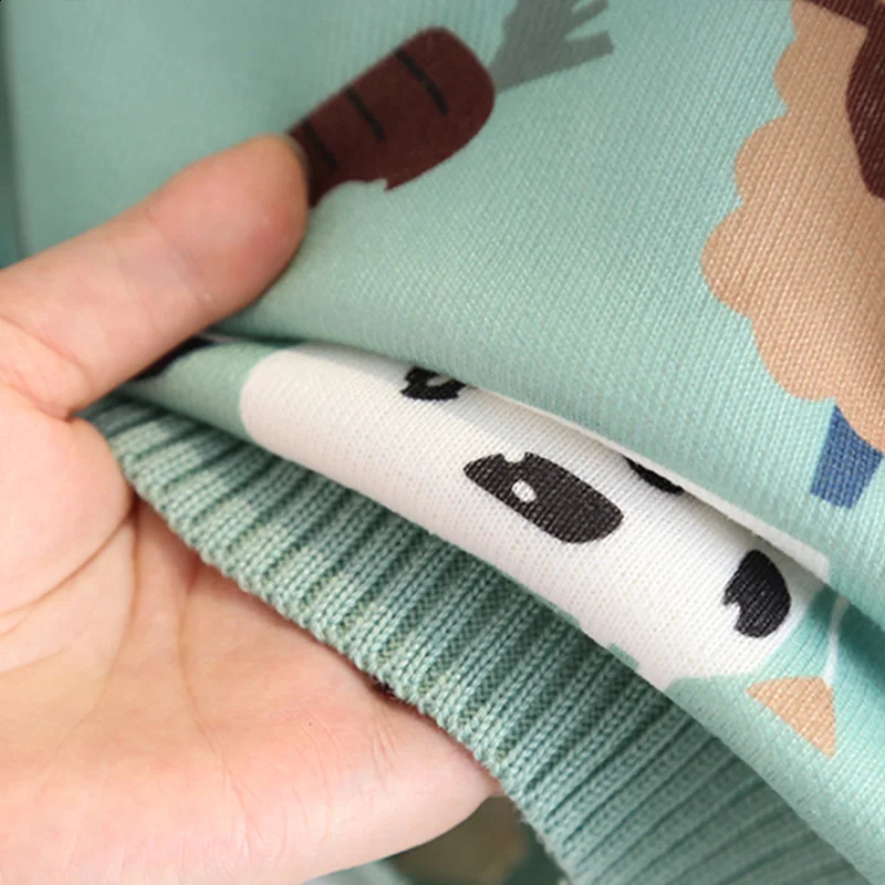 Boys and Girls Sweaters Thickened AutumnWinter Fashionable Childrens Knitted Sweaters Girls and Boys Tops 251027