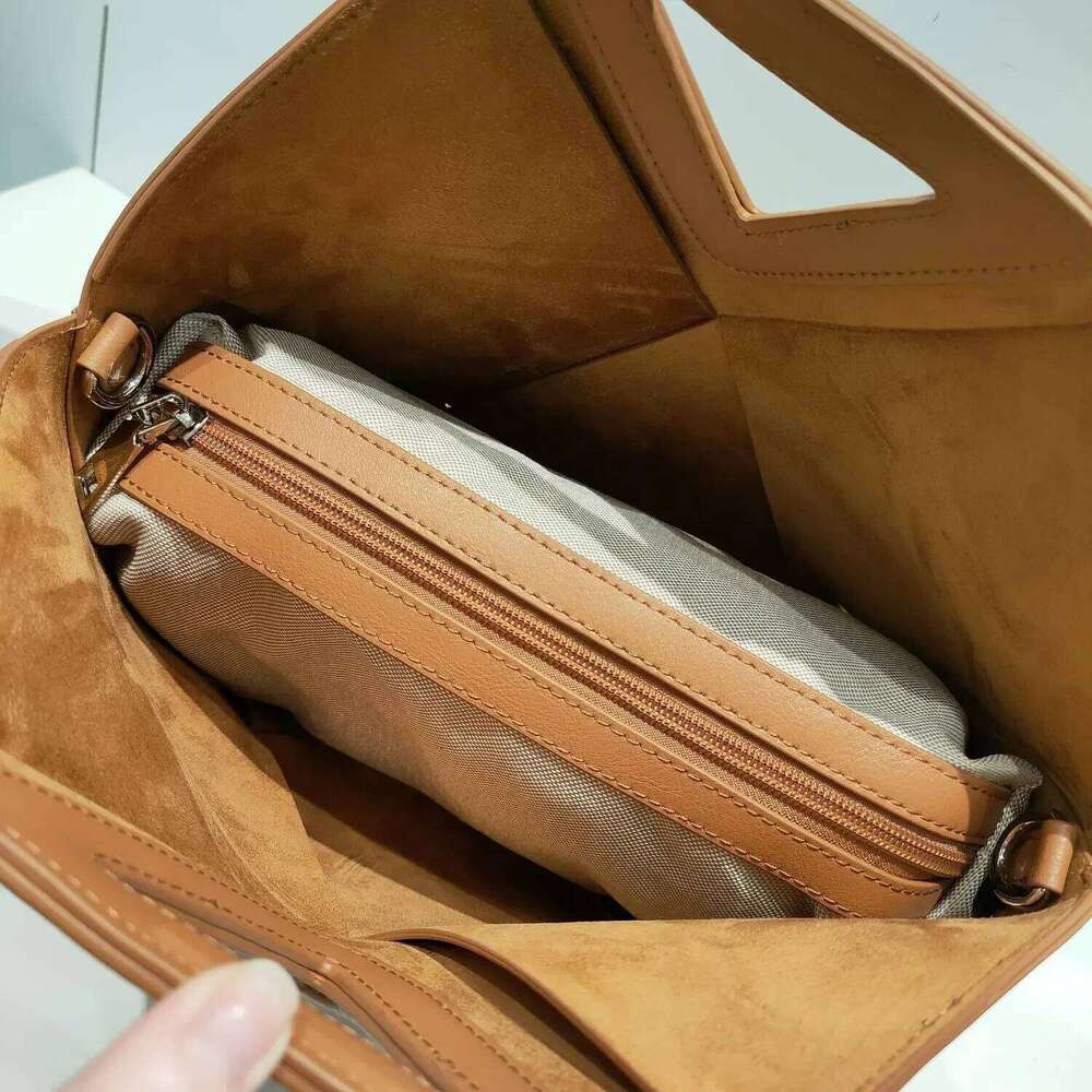 Hand-woven Shoulder Bag for Women, Lightweight, Large Capacity, Simple Strap, Niche, Luxury Fashion, New, 2024