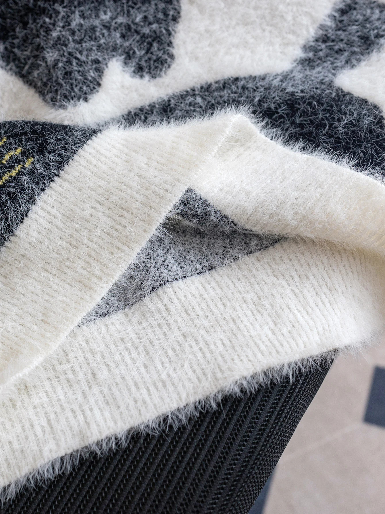 Boys cute cat pattern sweater knitted pullover suitable for daily leisure in spring autumn and winter 251027