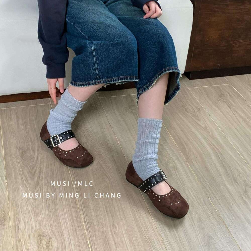 French Style Evening Wind One-Strap Rivet Mary Jane for Women 2025 Designer Shoe Flat Shallow Soft Sole Single Grandma Shoes