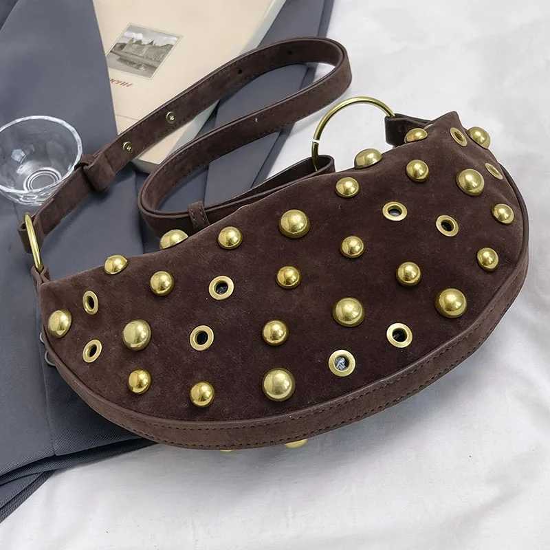 Fashionable solid color exquisite womens rivet bag simple and exquisite lightweight womens crossbody bagT251028